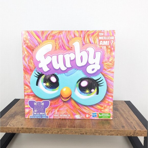 French Version Furby  – New in Box w/ Batteries – Hasbro - Francais - Picture 5 of 8
